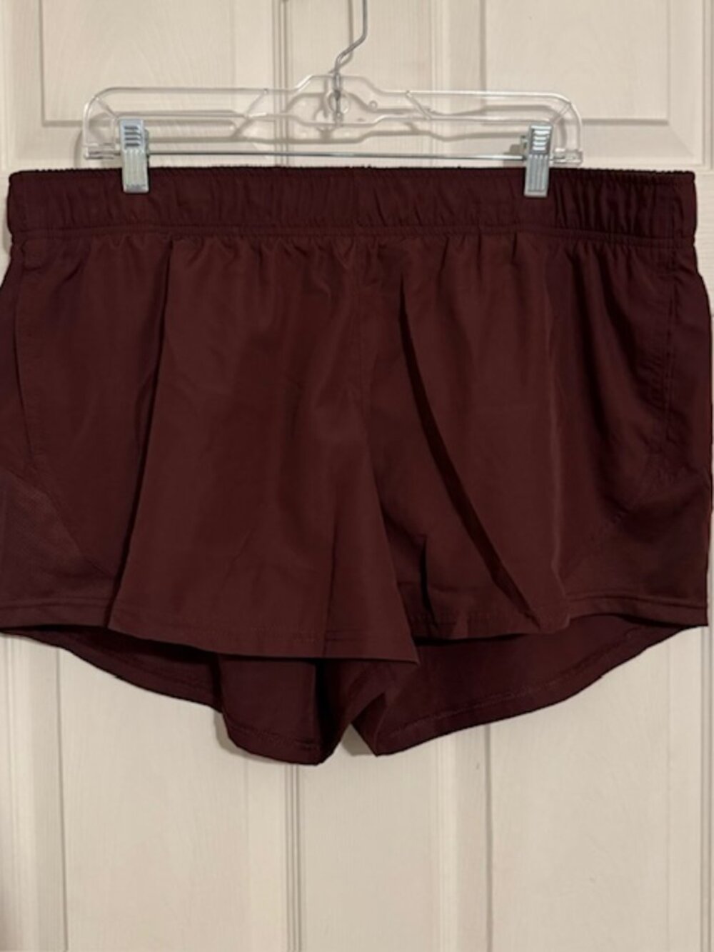 NWOT Athletic Works Women's Burgundy Athletic Shorts with Pockets, XL (16-18)